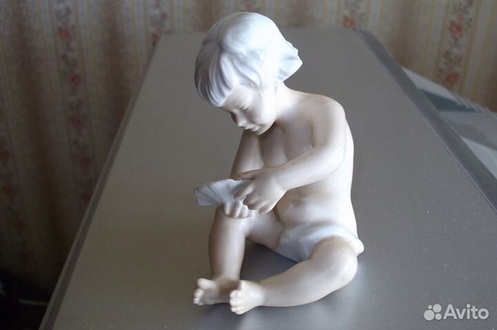 Фарфоровая немецкая статуэтка(германия)