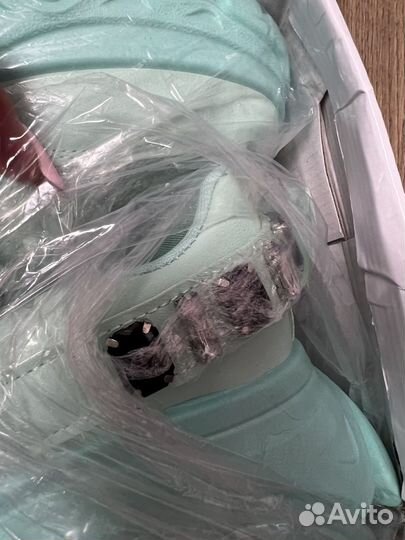 Продам новые женские кроссовки, размер 39