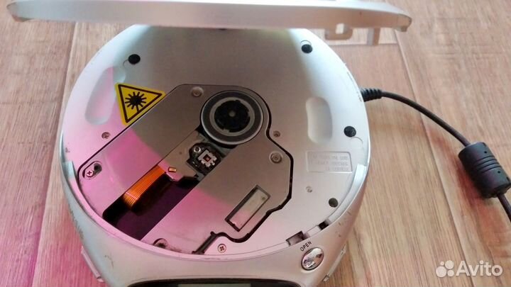 Портативный dvd плеер DiRec D2500