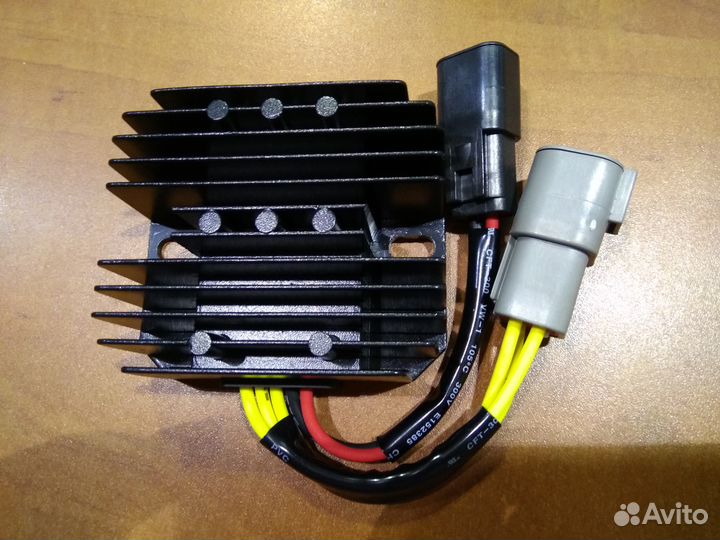 Реле-регулятор напряжения BRP Skandic Legend