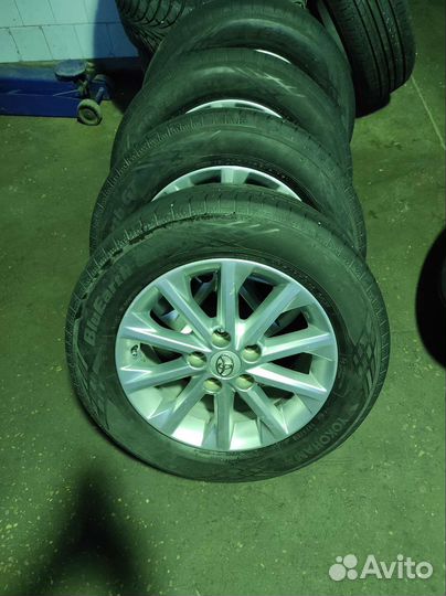 Toyota camry брызговики передние и задние