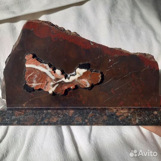 Сувениры из камня Яшма Орская, камни, мрамор