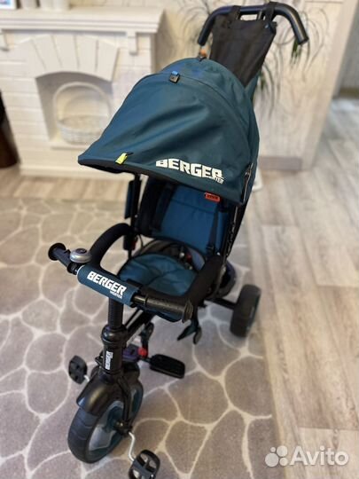 Велосипед трехколесный с ручкой детский