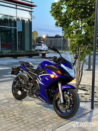 Yamaha FZ6R