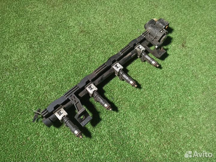 Топливная рампа Ford Focus 3 хетчбек 1.6 2012