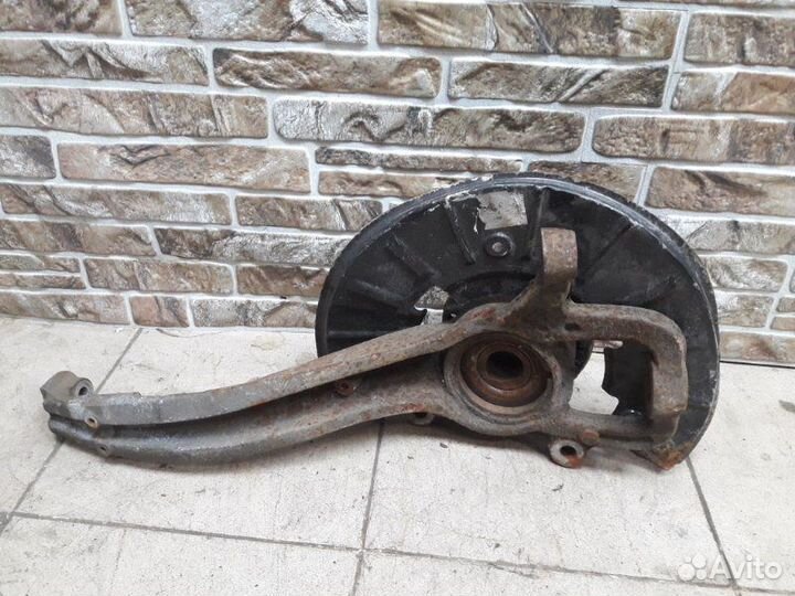 Кулак поворотный передний левый Volkswagen Touareg