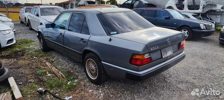 В разбор Mercedes E230 W124 из Японии