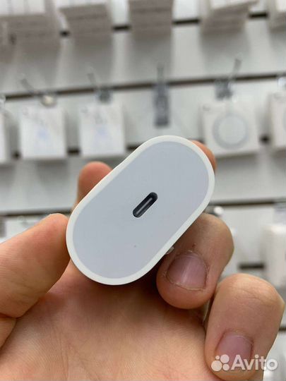 Блок адаптер 20W на iPhone быстрая зарядка Apple