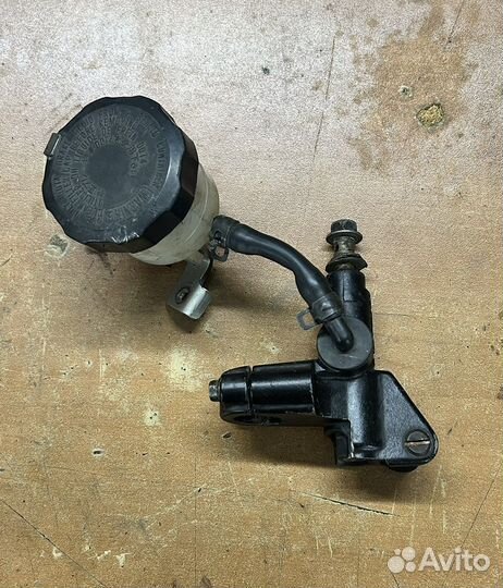 Yamaha r6/r1 тормозная машинка с бачком