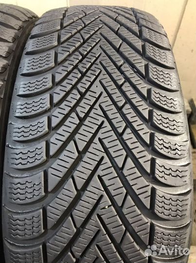 Pirelli Winter Cinturato 205/50 R17 93T