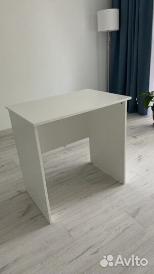 Письменный стол IKEA