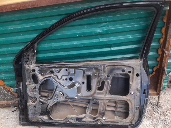 Дверь передняя правая Ford Focus 1 2001