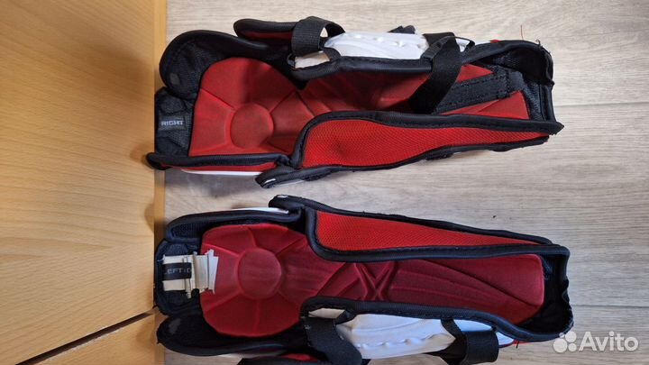 Щитки хоккейные бауэр Х 800 размер 12