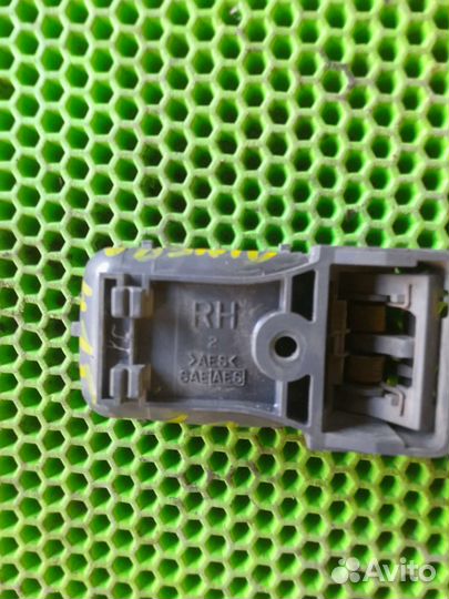 Ручка двери внутренняя правая Ниссан Альмера Н15