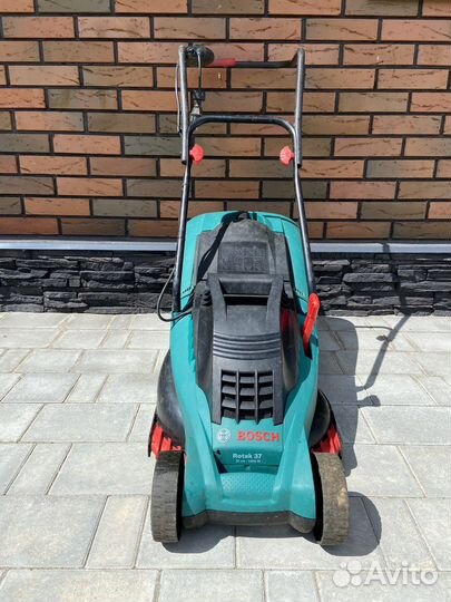 Газонокосилка электрическая