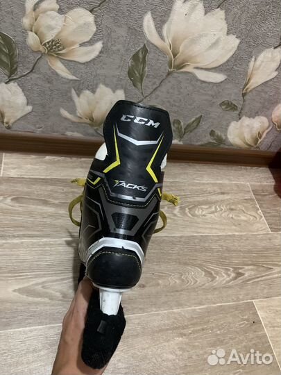 Хоккейные коньки ccm
