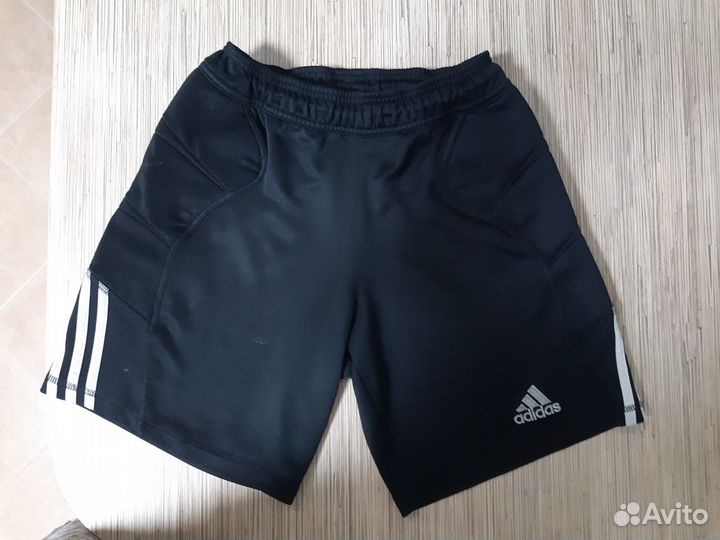 Продаю вратарские шорты Adidas