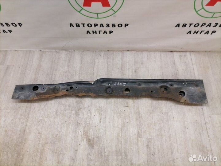 Рамка радиатора нижняя передняя Nissan Note E11