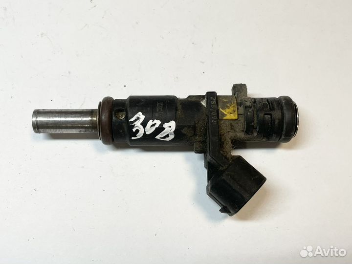 Форсунка Peugeot 308