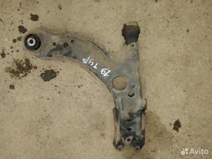 Рычаг подвески передний левый Skoda Octavia AKL