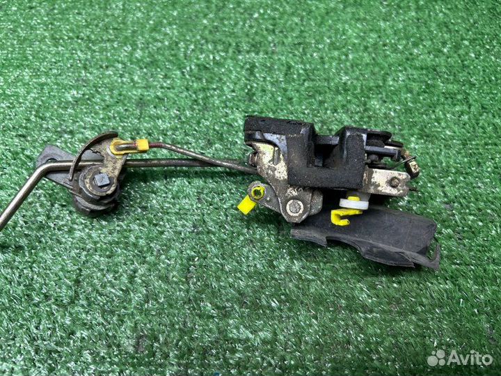 Замок двери передний правый Hyundai Accent 2