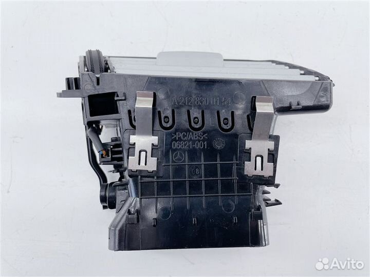 Дефлектор воздушный в торпедо передний левый