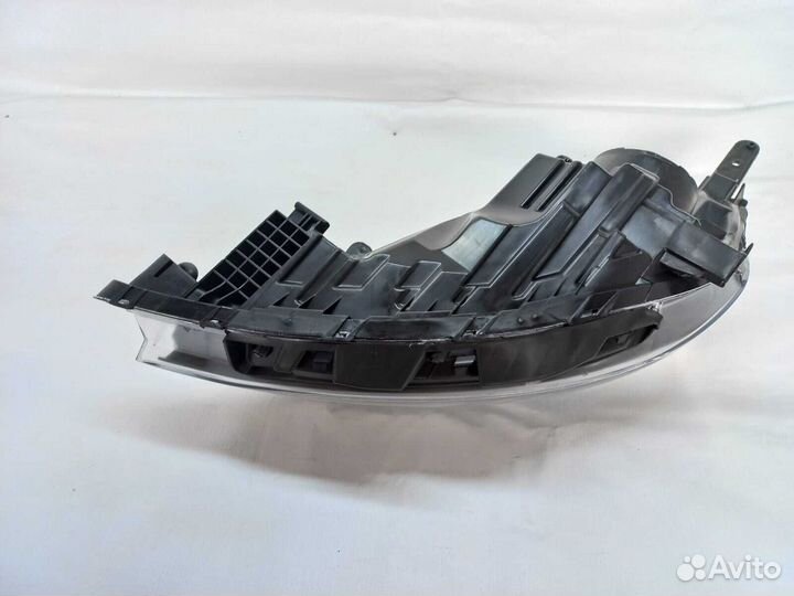 Фара передняя Kia Rio 2014-2017 правая