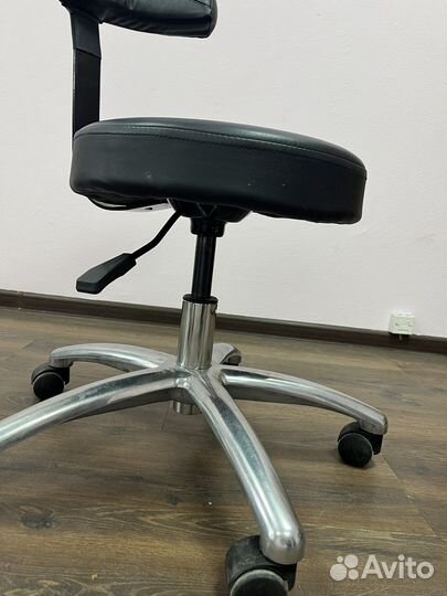 Стул для косметолога, мастер