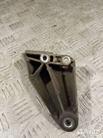 Кронштейн крепления генератора Chevrolet Lacetti