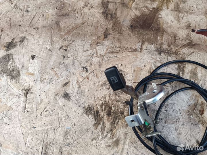 Трос лючка бензобака Мицубиси Каризма