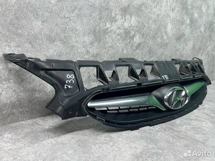 Решетка радиатора Hyundai Solaris 2012 863511R000