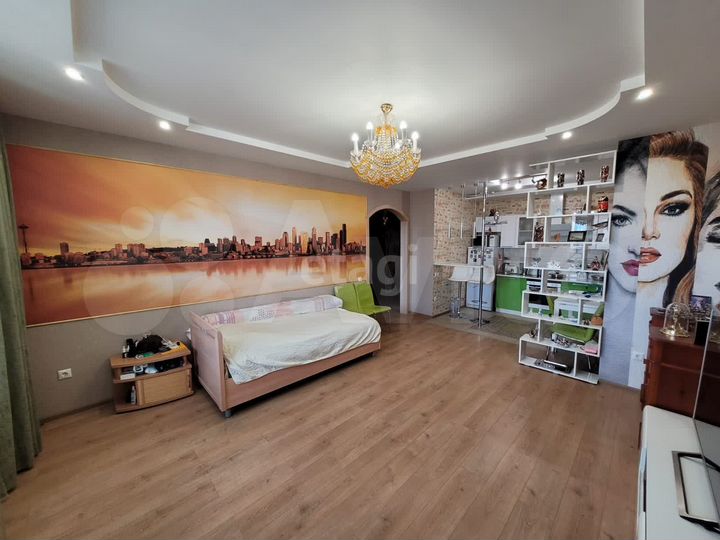 2-к. квартира, 70 м², 13/25 эт.