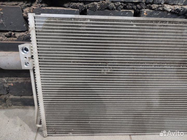 Радиатор кондиционера передний Mitsubishi