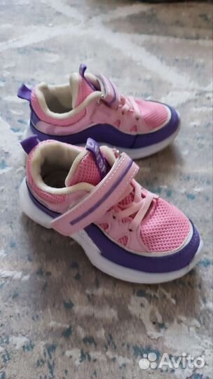 Кроссовки для девочки
