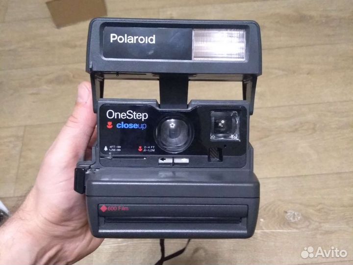 Polaroid OneStep closeup