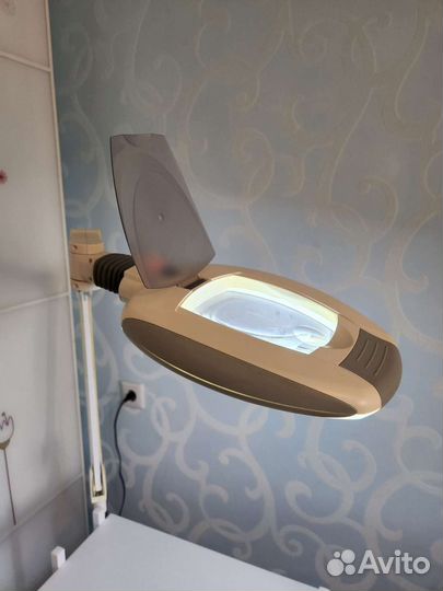 Лампа лупа косметологическая