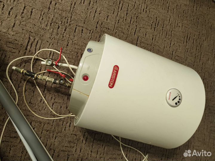 Водонагреватель Ariston 50л