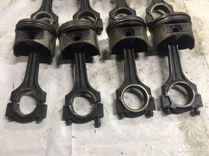 Поршень с шатуном Mercedes-Benz M119