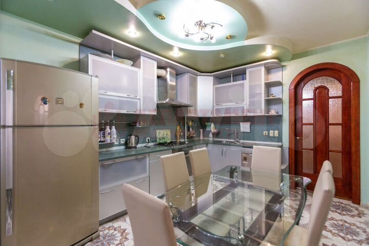 4-к. квартира, 155,6 м², 3/6 эт.