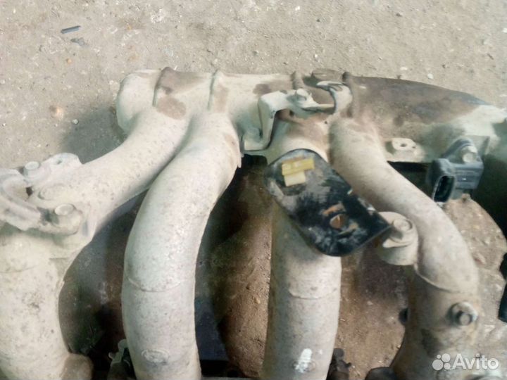 Впускной коллектор Kia Spectra 1