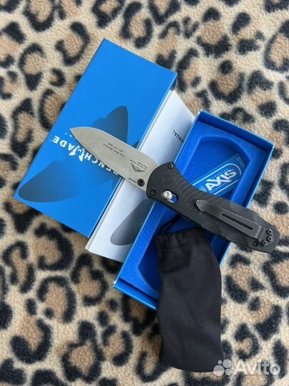 Benchmade нож