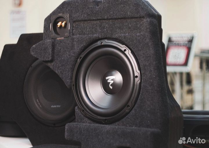 Стелс короб в крыло для сабвуфера