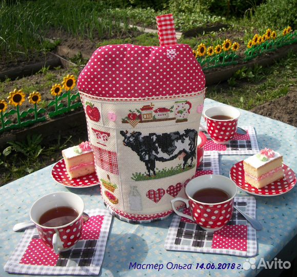 Набор грелка на чайник + 4 салфеточки под горячее