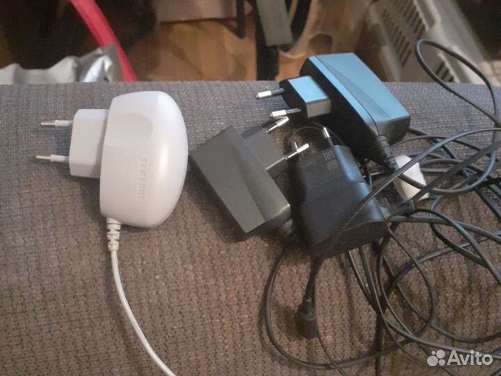 Зарядка для телефона nokia старые, sony ericsson