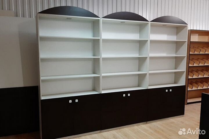 Рессепшн, витрины, стеллажи