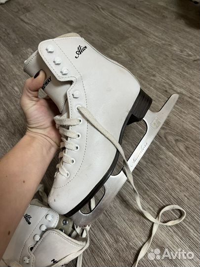 Коньки фигурные 32 размер