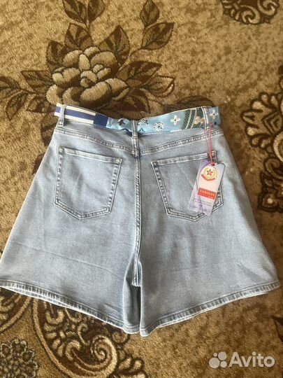 Джинсовые шорты
