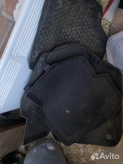 Автомобильные коврики резиновые