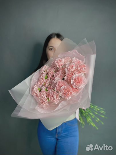 Букет из 39 розовых диантусов в матовой бумаге