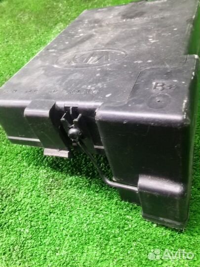 Крышка блока предохранителей Kia Sephia 2 седан